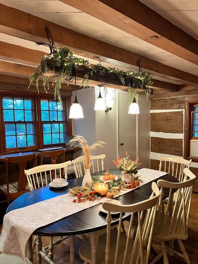 Oak Haven 1827 Cabin Rental