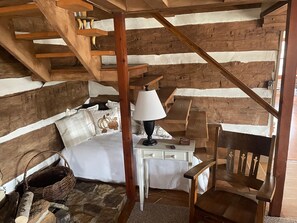 4 bedrooms, desk, iron/ironing board, bed sheets