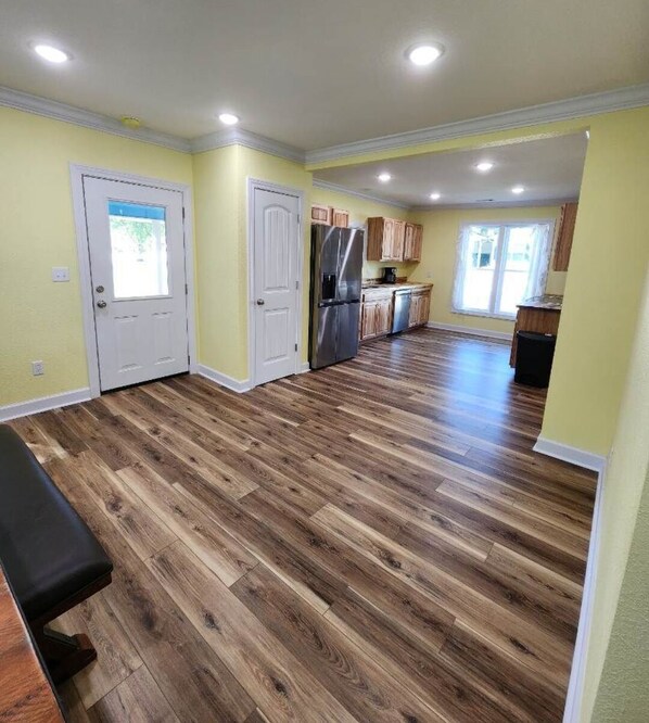 المنشأة من الداخل