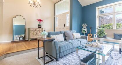 Corporate Housing Charm near East Sammamish Park