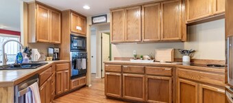 Corporate Housing Charm near East Sammamish Park