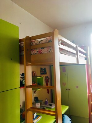 Interior - Sunny canal apartment, 1st floor, convenient location, sleeps 4 to 5  (Paris)