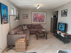 Smart TV, books, printers -  The olive trees haus with spectacular landscapes,sea and mountains views. (Stanici)