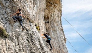 Outdoor rock climbing - La Dolce Vita (Agerola)