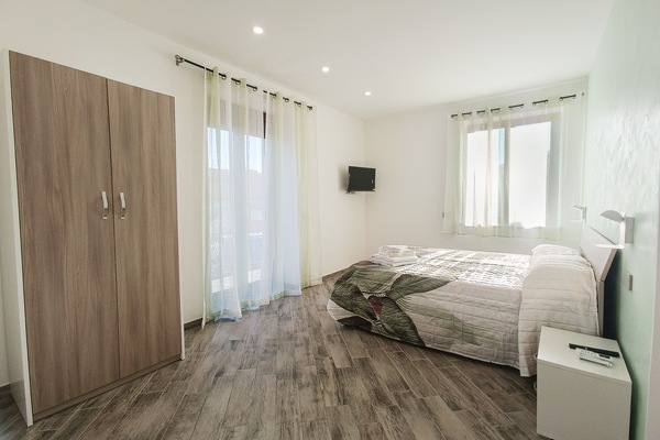 Traditional Double or Twin Room, Garden View | Hypo-allergenic bedding, blackout drapes, soundproofing, travel crib