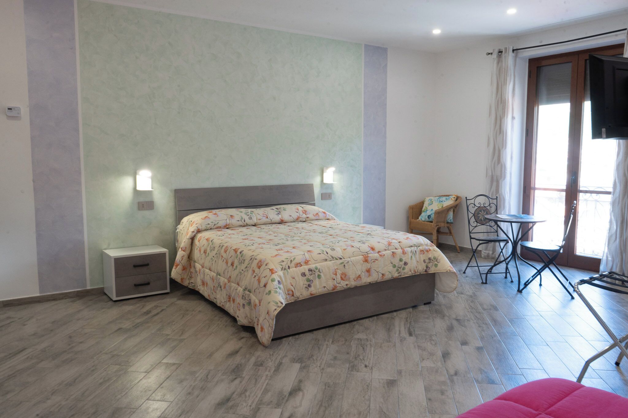 Habitación cuádruple familiar, vistas al valle | Ropa de cama hipoalergénica, cortinas opacas, sistema de insonorización