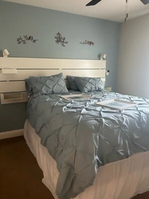 2 makuuhuonetta, silitysrauta/-lauta, vauvan matkasänky, Wi-Fi