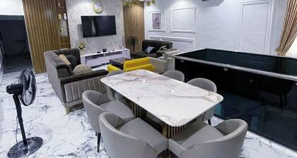 Cozy 2-bedroom apartment in a pleasant area in Abesan Lagos with AC, WiFi,Solar