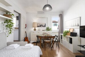 1 bedroom, iron/ironing board, travel cot, WiFi