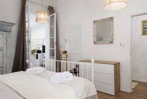 1 bedroom, iron/ironing board, travel cot, WiFi