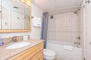 Shower, towels - Direct Oceanfront Condo with Pool (Ocean CIty)