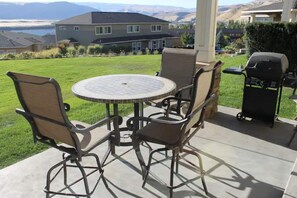 تناول الطعام بالخارج