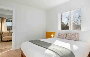 5 bedrooms, WiFi, bed sheets