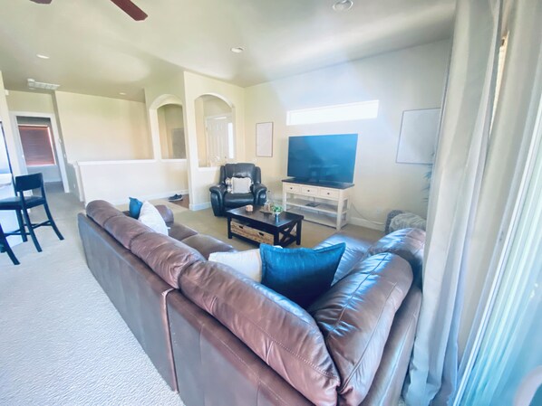 Smart TV - B62-Dreams and Streams Columbia River Sunserra (Quincy)