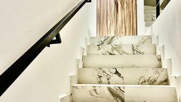 Handrails in stairways