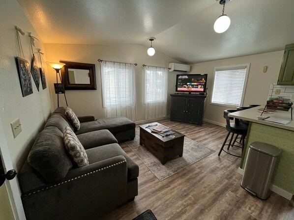 Smart TV, books - Cozy Downtown Sitka Home, Car Rental Option (Sitka)