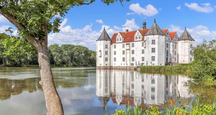 Beautiful apartment in Glücksburg (Ostsee) with house sea view