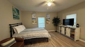 1 bedroom, WiFi, bed sheets