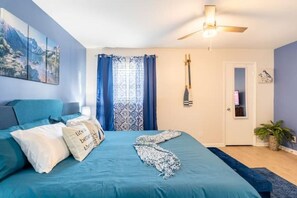 2 Schlafzimmer, Schreibtisch, Bügeleisen/Bügelbrett, Reisekinderbett