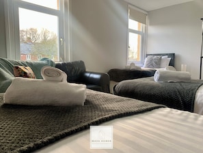 Unclassified image, 5 of 20, button