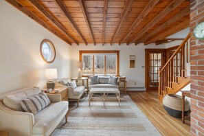 Smart TV - Spacious & Updated Cape Porpoise Home (Kennebunkport)