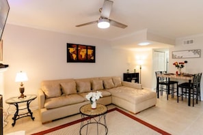 Smart TV, fireplace, video games, DVD player - Family Retreat with Arcade, Firepit, Waffle Bar, & Grill (Norcross)