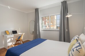 2 quartos, ferros/tábuas de passar roupa, Wi-Fi, roupa de cama