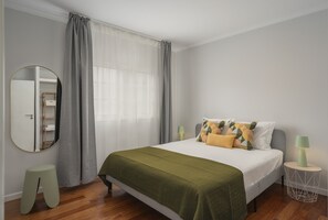 2 bedrooms, iron/ironing board, WiFi, bed sheets - In the centre, with balcony - Santa Cruz I (Santa Cruz)