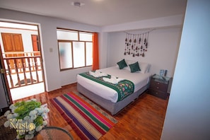 Quarto casal standard | Escrivaninha, Wi-Fi de cortesia, roupa de cama