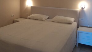 1 室のベッドルーム、アイロン / アイロン台、WiFi、ベッドシーツ