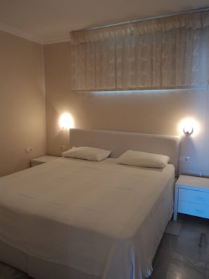 1 chambre, fer et planche à repasser, Wi-Fi, literie fournie
