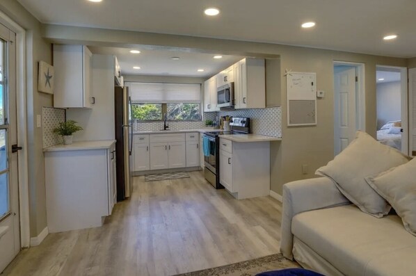 Interior - 2 Bedroom Englewood Home miles from the Beach (Englewood)