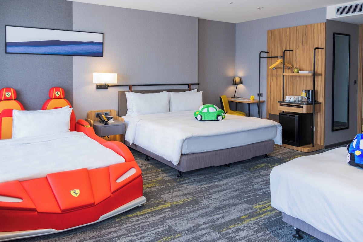 1 bedroom, hypo-allergenic bedding, minibar, in-room safe