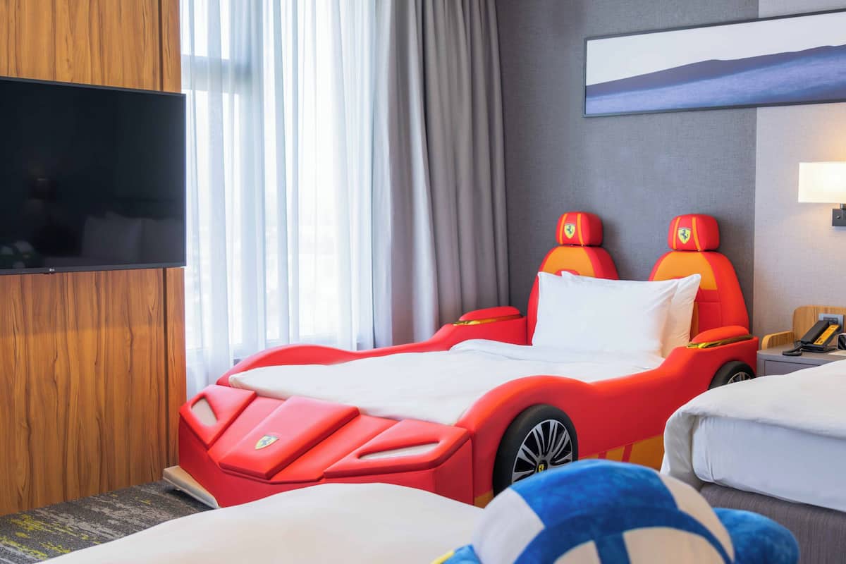 Grand Room, Multiple Beds (Sleeper Sofa) | Hypo-allergenic bedding, minibar, in-room safe, desk