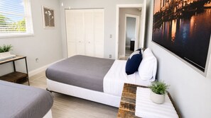 3 bedrooms, iron/ironing board, free WiFi, bed sheets - Spacious Sarasota Fl Vacation home 3 bedrooms,2 Bathrooms, pet Friendly ! (Sarasota)