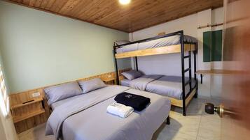 2 bedrooms, WiFi, bed sheets