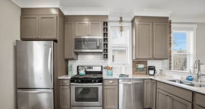 Cottage w/ Private Hot Tub, Fenced Yard + Indoor/Outdoor Fireplace + EV Charger