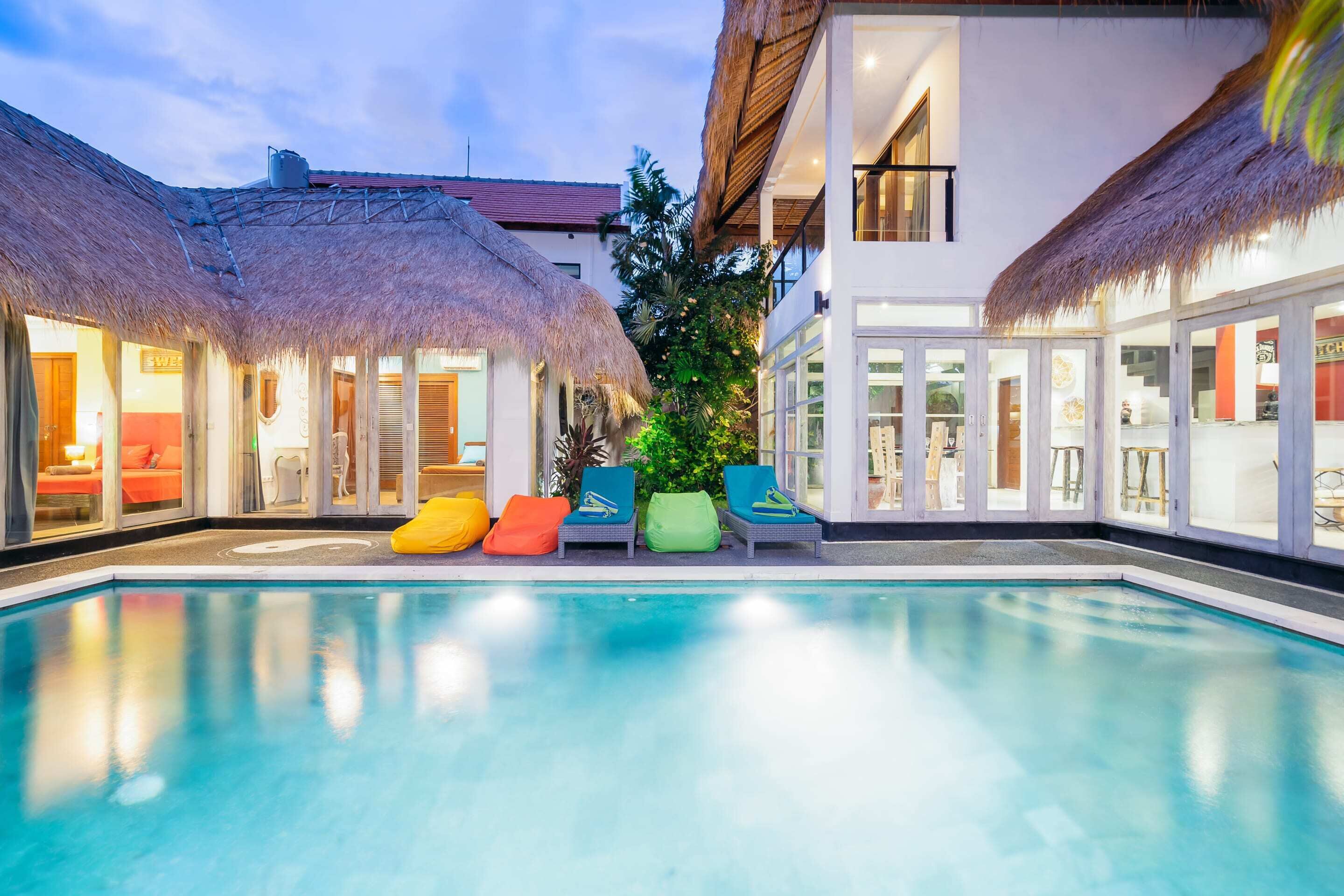 Villa básica | Alberca | Alberca al aire libre 