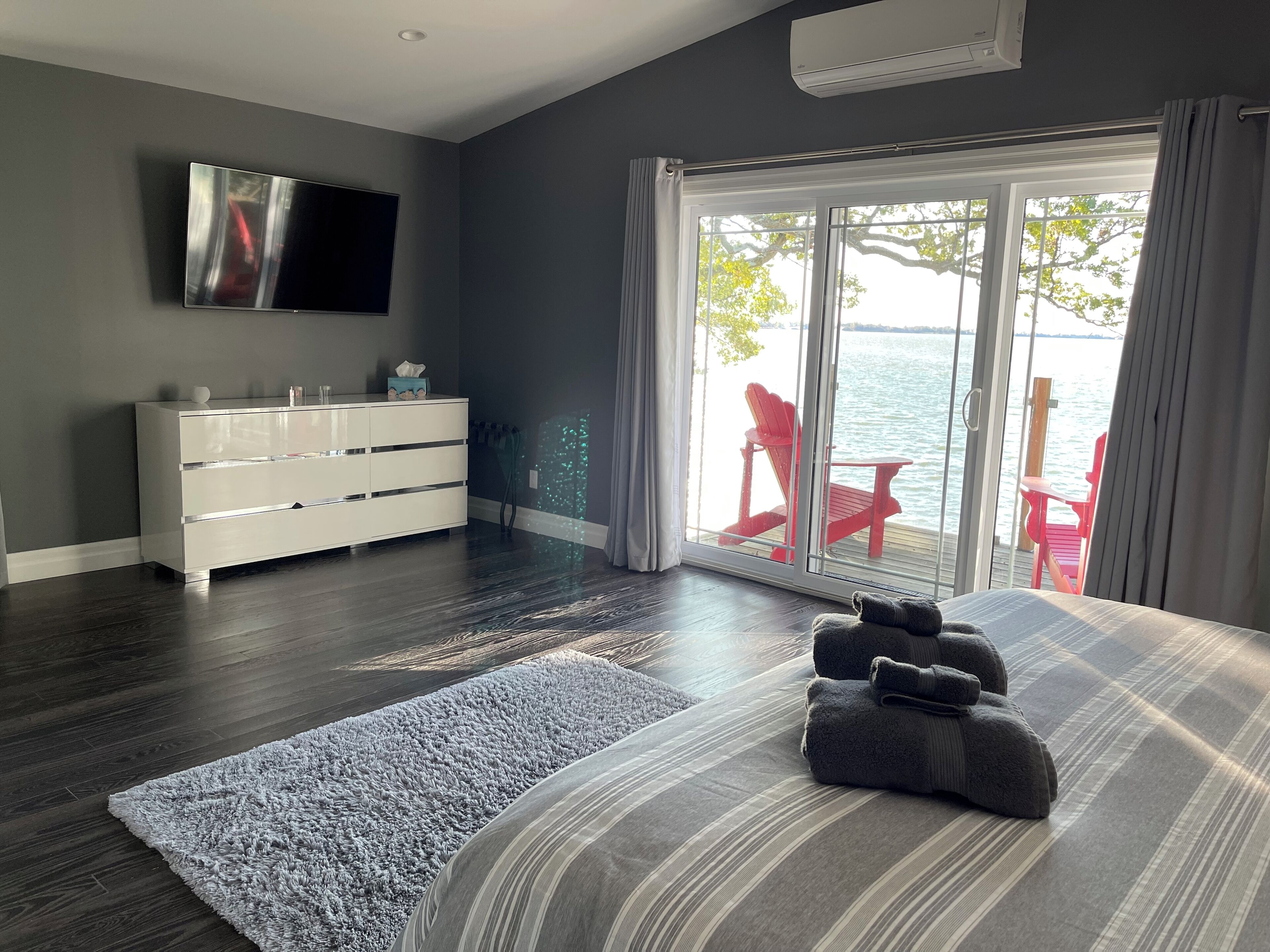 1 chambre, fer et planche à repasser, accès au Wi-Fi (inclus)