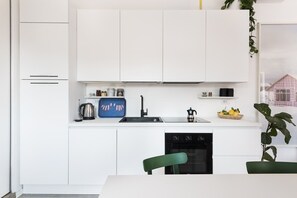 Fridge, oven, stovetop, dishwasher - Idyllia | Lighty flat with views in Trastevere (Roma)