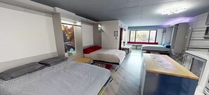 Bureau, fer et planche à repasser, Wi-Fi gratuit, draps fournis