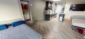 Skrivbord, strykjärn/strykbräda, gratis wi-fi och sängkläder