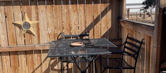 Sweet Buena Vista Getaway. 1200 Sq. ft. Walking Distance to everything! STR#269