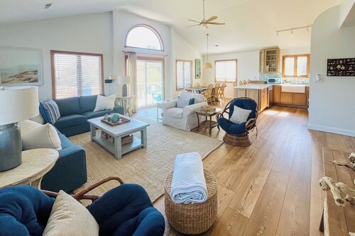 4670 - Salted Skyline, 5-bed home in Southern Shores, NC, pet friendly