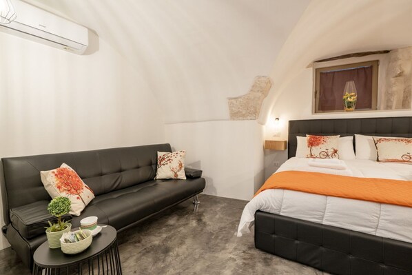 1 habitación, tabla de planchar con plancha y wifi