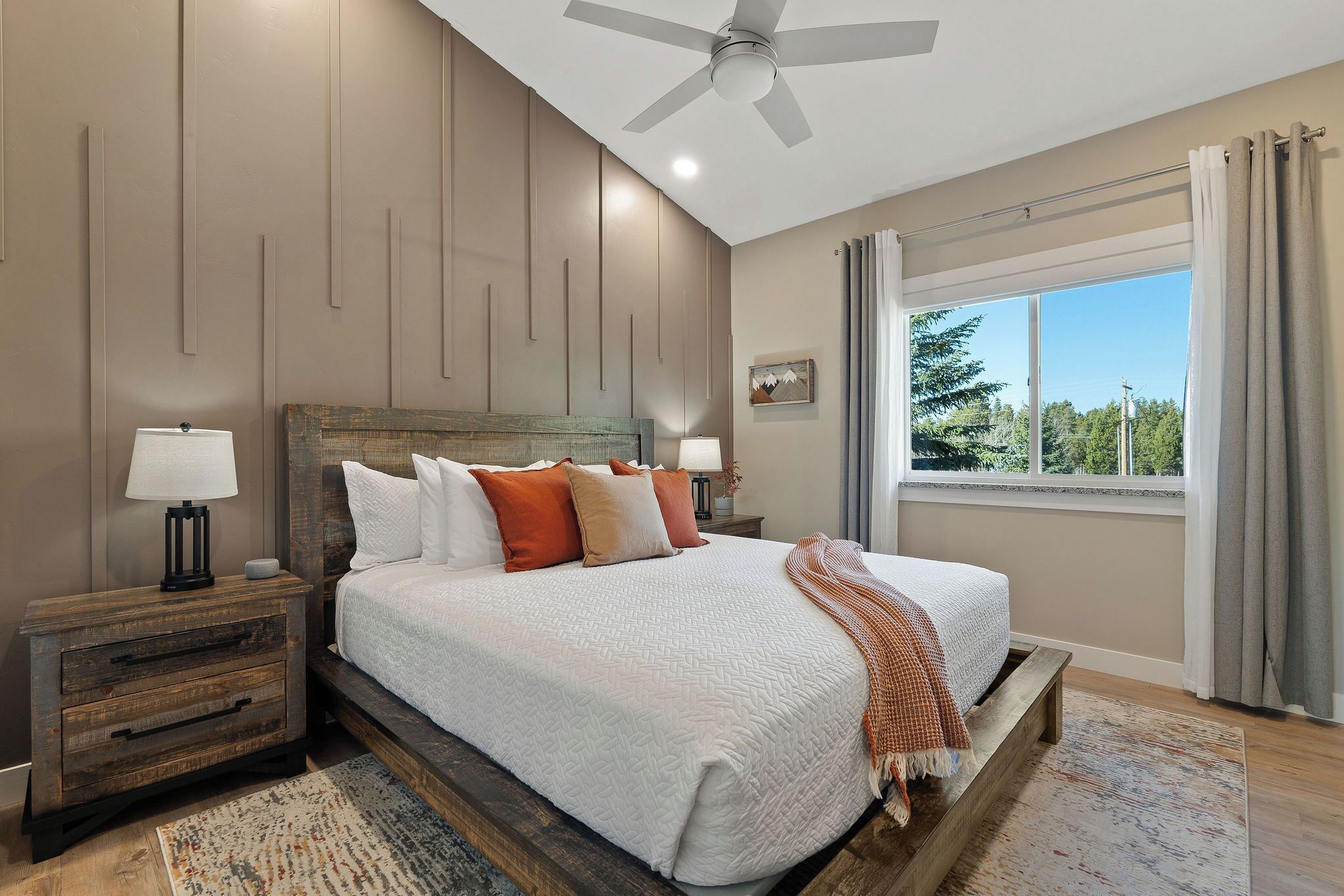 2 slaapkamers, een strijkplank/strijkijzer, reisbedje, gratis wifi