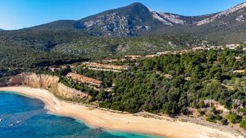 In StrandnĂ€he, StrandtĂŒcher