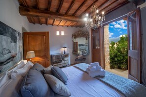 7 dormitorios, tabla de planchar con plancha, wifi gratis y ropa de cama