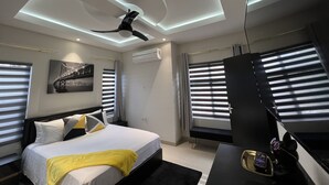 3 室のベッドルーム、アイロン / アイロン台、WiFi、ベッドシーツ