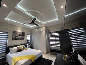 3 bedrooms, iron/ironing board, WiFi, bed sheets - Luxury 3 bedroom villa with private pool and community pool with other amenities (Ocho Rios)